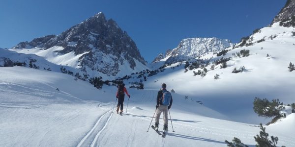 Jazda na nartach to więcej niż sport